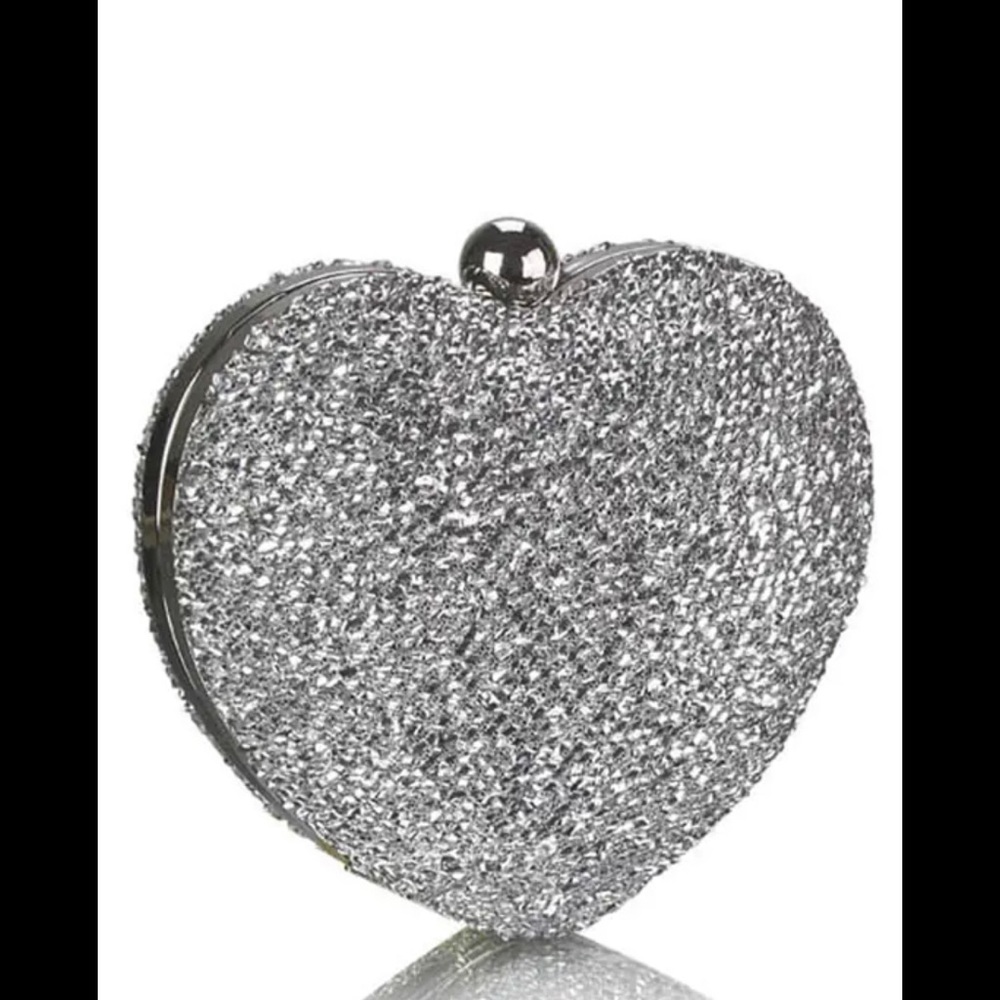 Brand New. Women’s Heart Shape Sliver Clutch Evening Purse